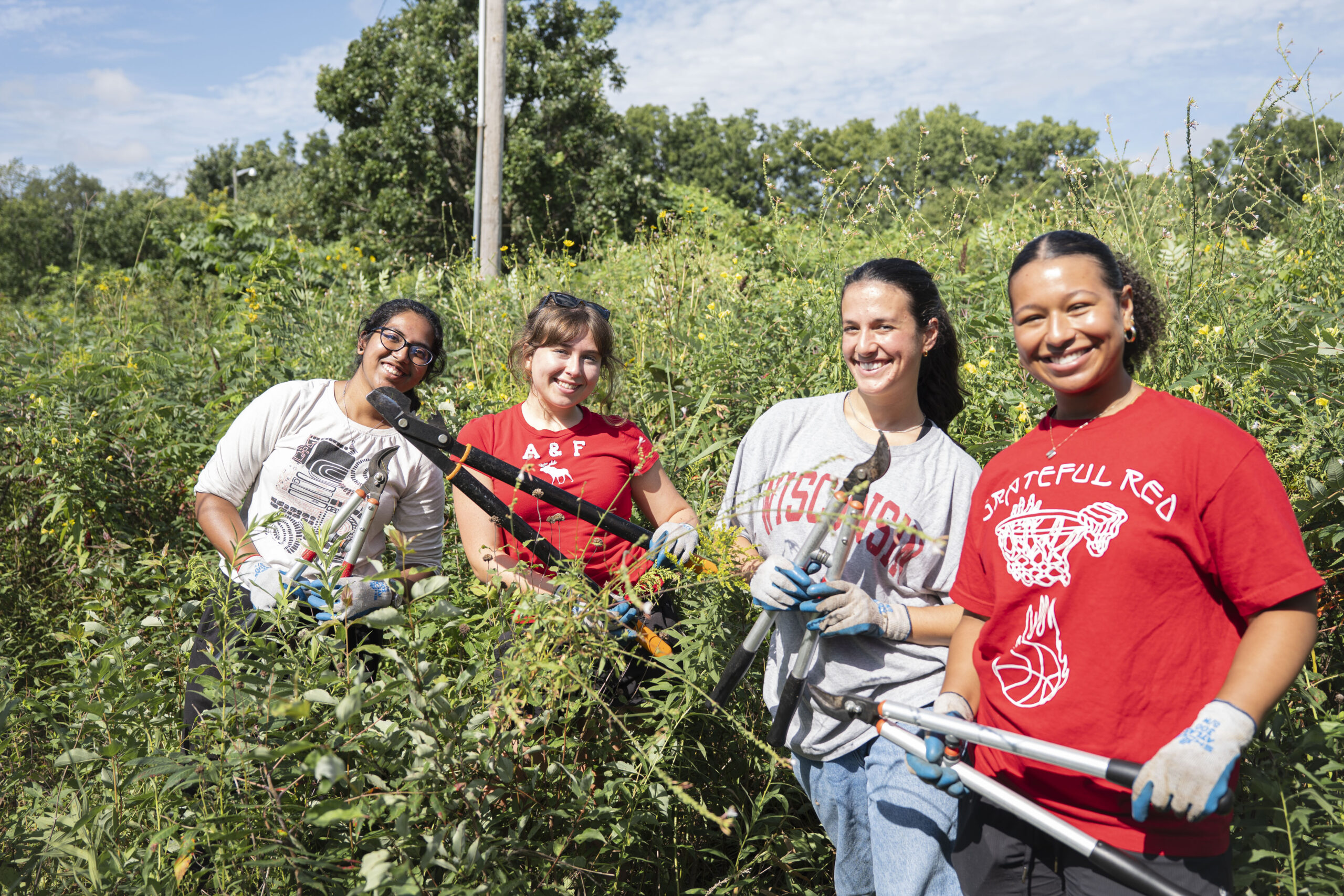 Morgridge Center staff volunteer at UW Aboretum